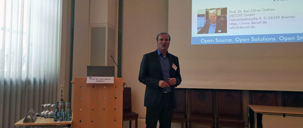 Abbildung 3: Vortrag der DECOIT® GmbH zum Thema IT-Sicherheit mit Open Source